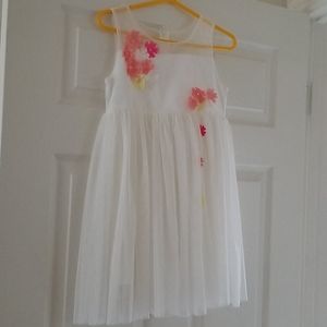 💐 NWOTWhite Overlay Dress with Flower applique 💐